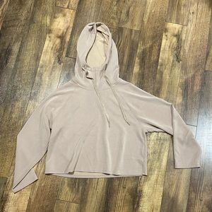 NWOT lightweight cropped athleisure top